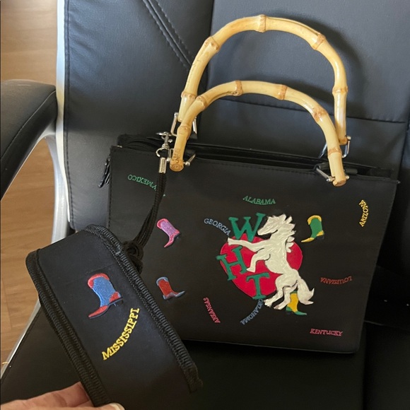 ( 0403) Women Black Designer Cowboy Boots Tote Bag W/ Bamboo Handle & WHT Art - Picture 5 of 7